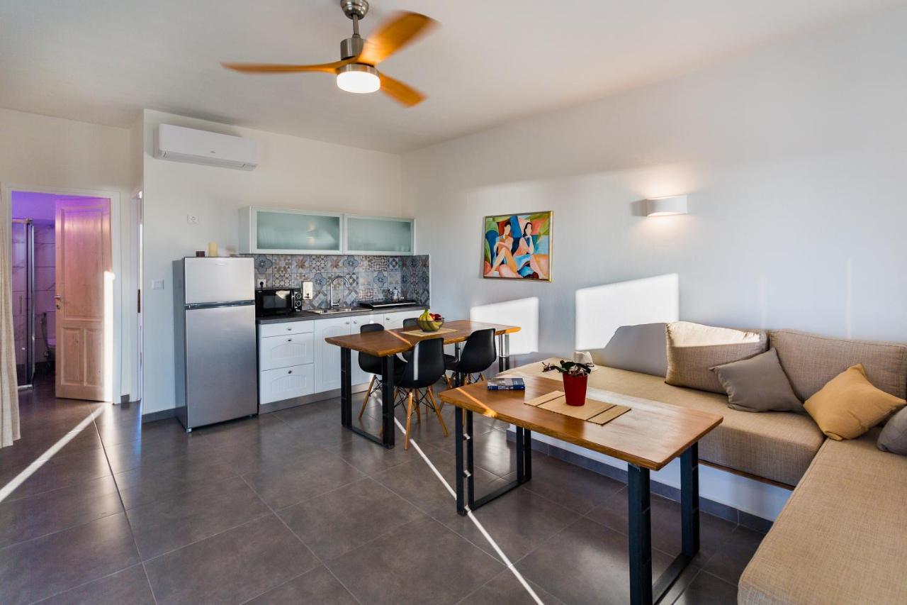 Dolce Vista - Sea View Apartments Парос Екстериор снимка
